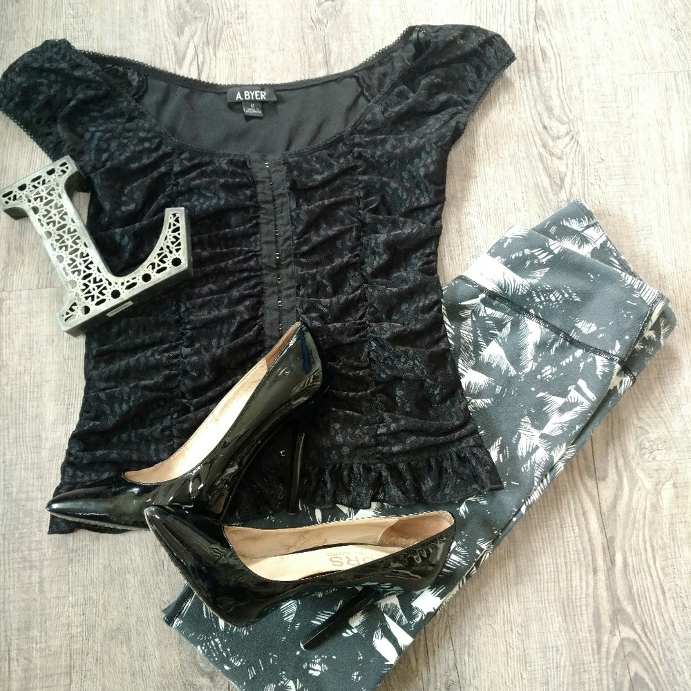 A. Byer Hook & Eye style blouse - Medium - Picture 6 of 6